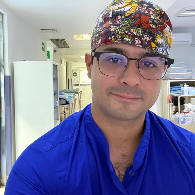 Dr. Elias Hernández